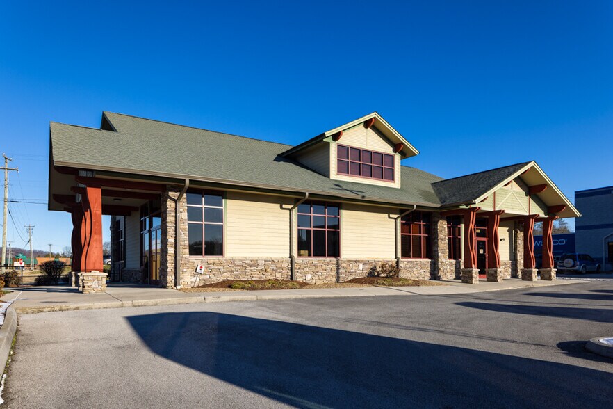 More Photos Of 2505 S Wilcox Dr, Kingsport Office Residential For Lease