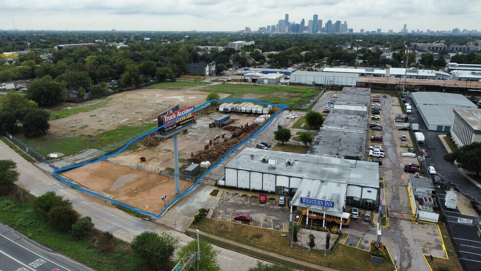 More Photos Of 1550 N Loop, Houston Land For Lease