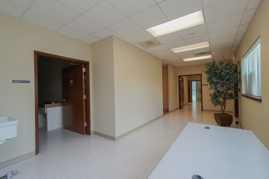 More Photos Of 100 Perpetual Sq, Anderson Medical For Lease