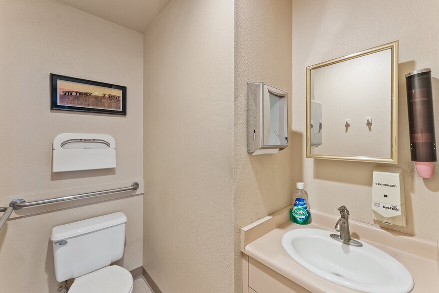 More Photos Of 64 Penny Ln, Watsonville Medical For Sale