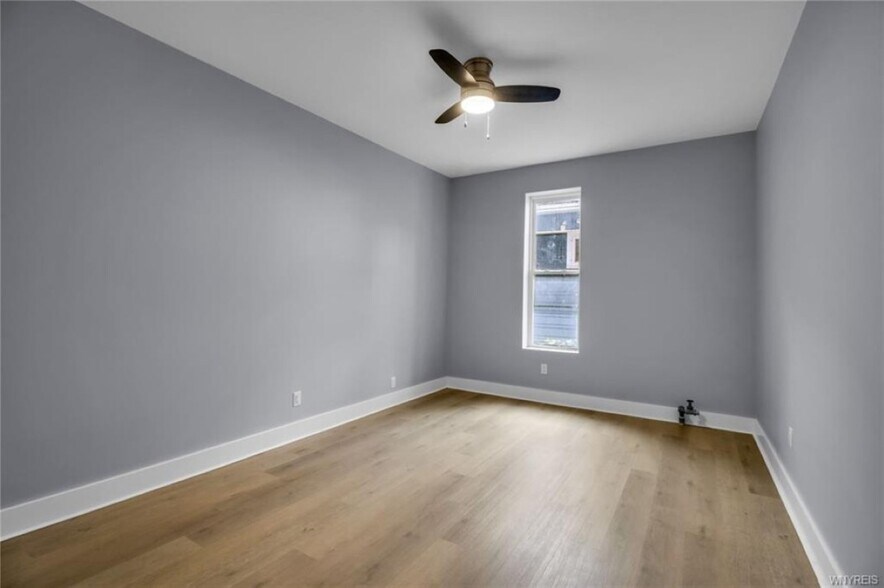 More Photos Of 49 William St, Tonawanda Apartments For Sale