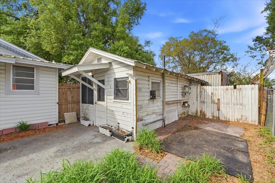 More Photos Of 506 Commonwealth Ave SW, Polk City Office Residential For Sale