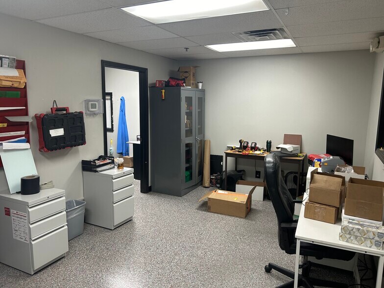 More Photos Of 606 Legion St, Bristol Industrial For Sale