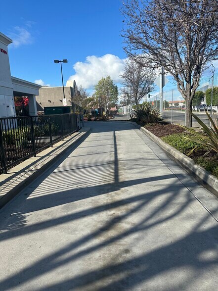 More Photos Of 8300 Oakport St, Oakland General Retail For Sale