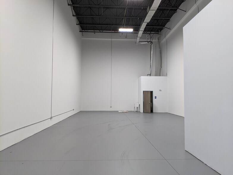 More Photos Of 7814-7816 SW Jack James Dr, Stuart Warehouse For Lease