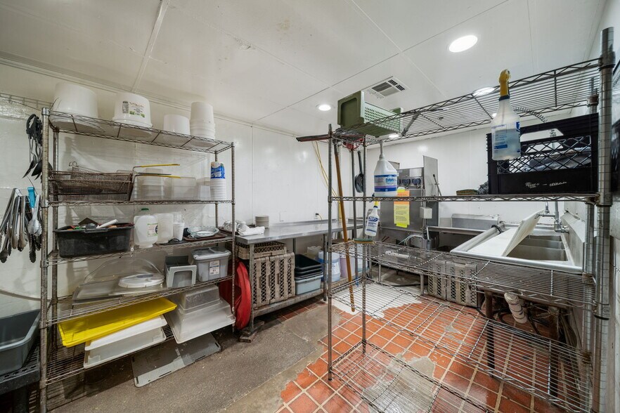 More Photos Of 704 W Conner Ave, Fairland Restaurant For Sale