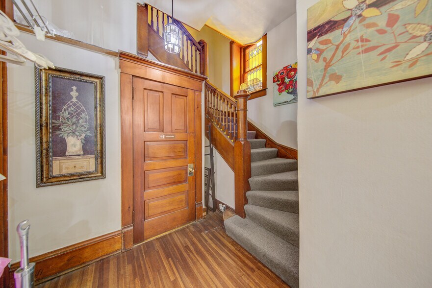 More Photos Of 2001 10th St, Emmetsburg General Retail For Sale