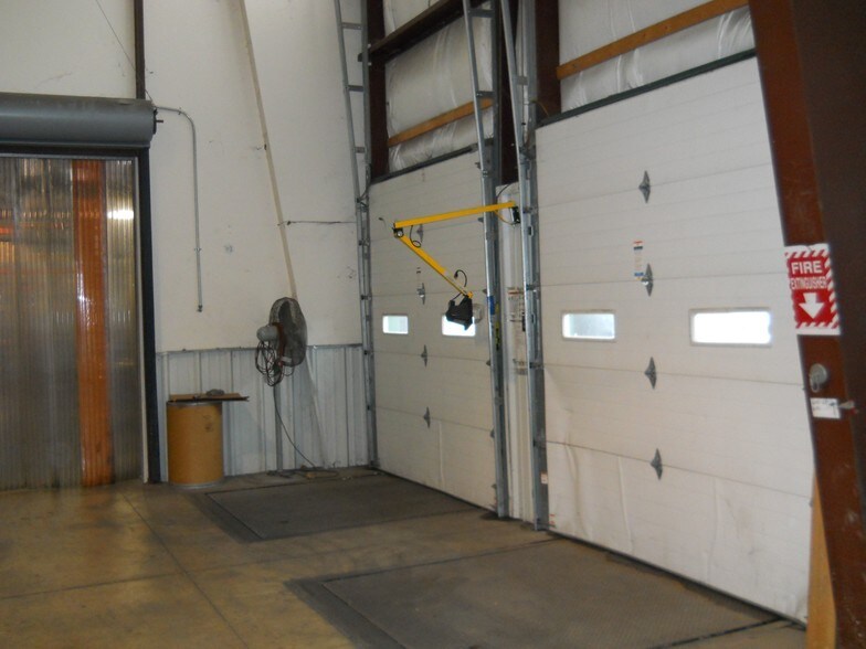 More Photos Of 2030 Summer St, Hammond Warehouse For Sale