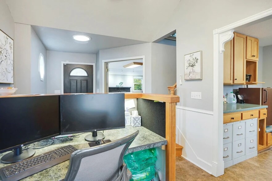 More Photos Of 1230 Fairview Ave SE, Salem Office For Sale
