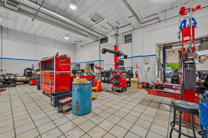 More Photos Of 708 N 18th St, Allentown Auto Repair For Sale