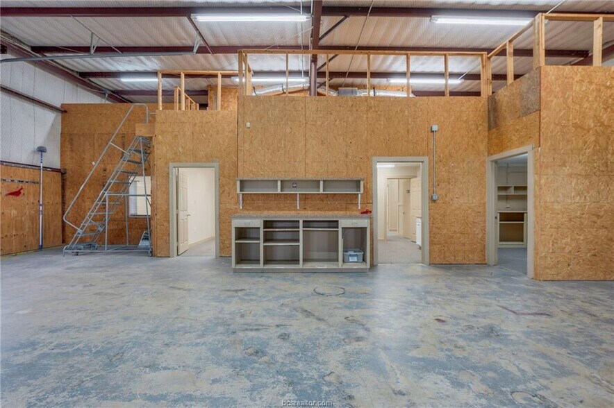 More Photos Of 1134 Finfeather Rd, Bryan Light Manufacturing For Sale