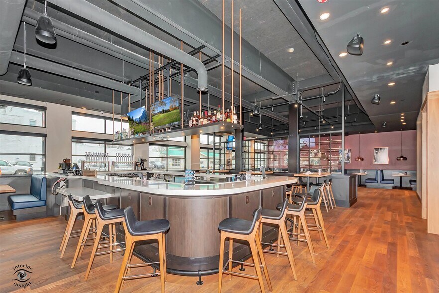 More Photos Of 140 Washington Sq, Washington General Retail For Sale