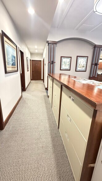 More Photos Of 10321 N Pennsylvania St, Indianapolis Office For Lease