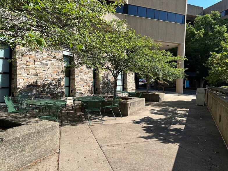 More Photos Of 1401 Harrodsburg Rd, Lexington Medical For Lease