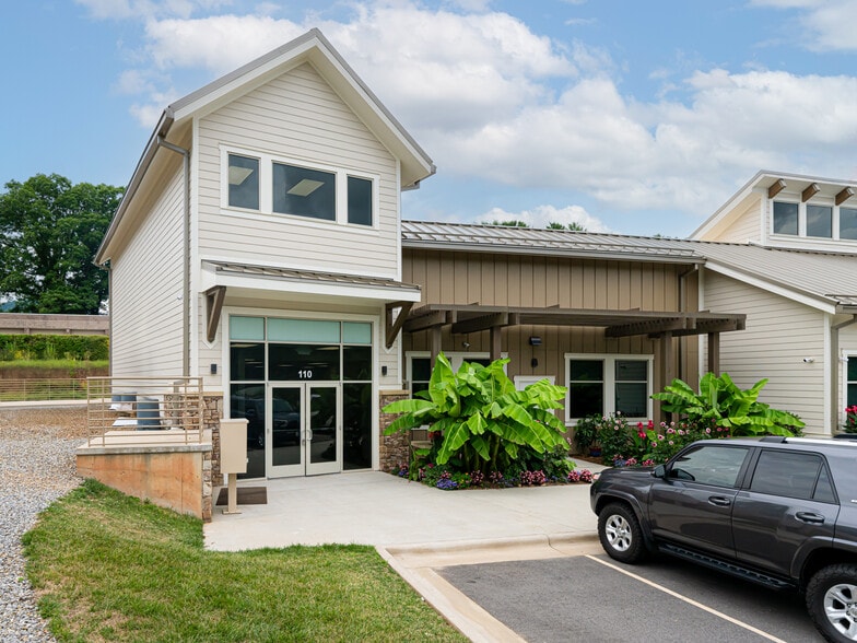 More Photos Of 559 Long Shoals Rd, Arden Medical For Lease