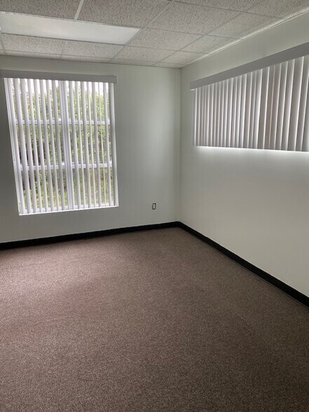 More Photos Of 12900-12940 SW 133rd Ct, Miami Office Residential For Lease