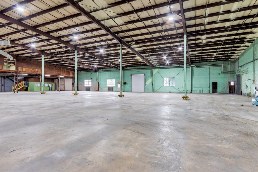 More Photos Of 121 Trotter Industrial Ln, Saluda Warehouse For Lease