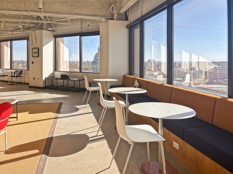 More Photos Of 1560 Broadway, Denver Coworking Space