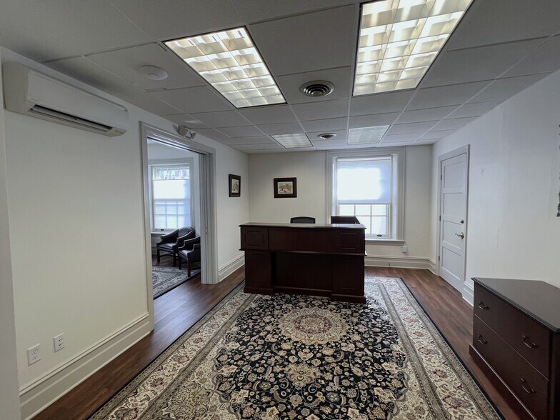 More Photos Of 15 Market Sq, Manheim Office Residential For Sale