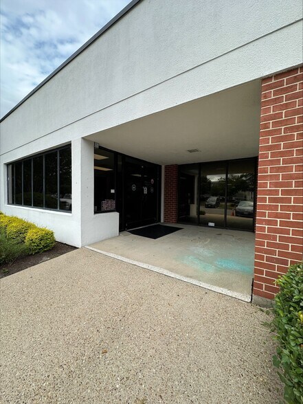 More Photos Of 2500 Almeda Ave, Norfolk Research And Development For Lease