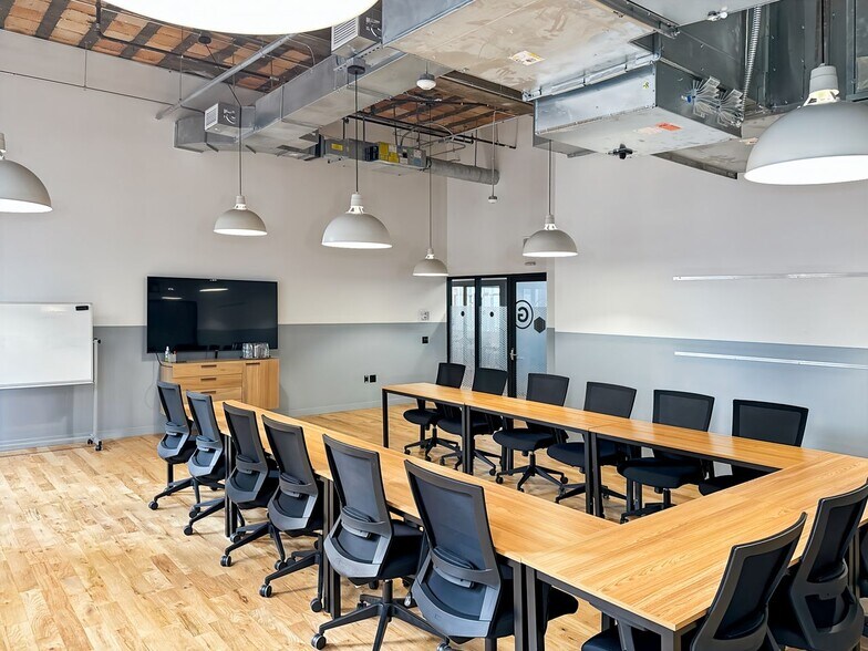 More Photos Of 708 Main St, Houston Coworking Space