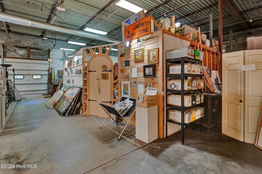 More Photos Of 711 S 5th Ave, Wilmington General Retail For Sale