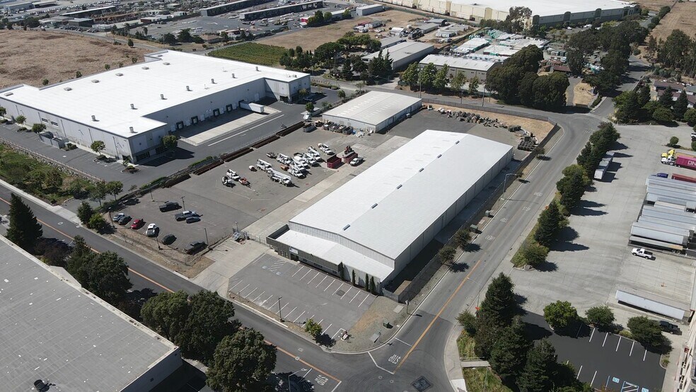 More Photos Of 1111 Green Island Rd, American Canyon Warehouse For Lease