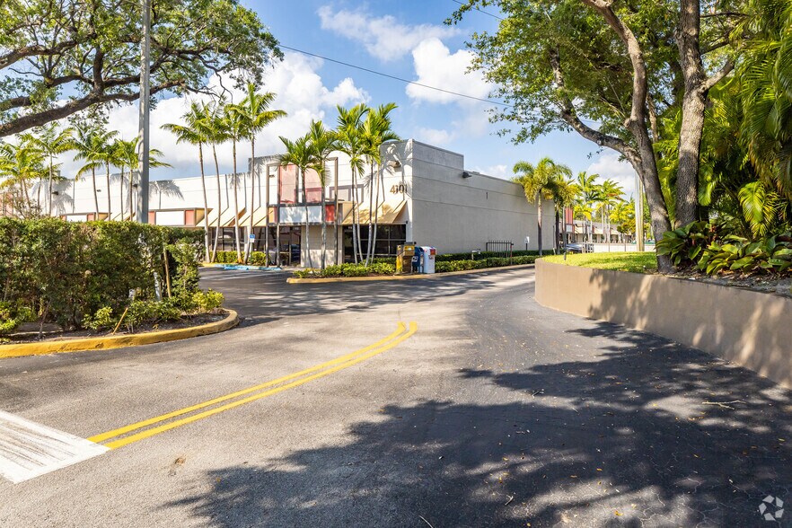 More Photos Of 4101 Ravenswood Rd, Dania Beach Office For Lease