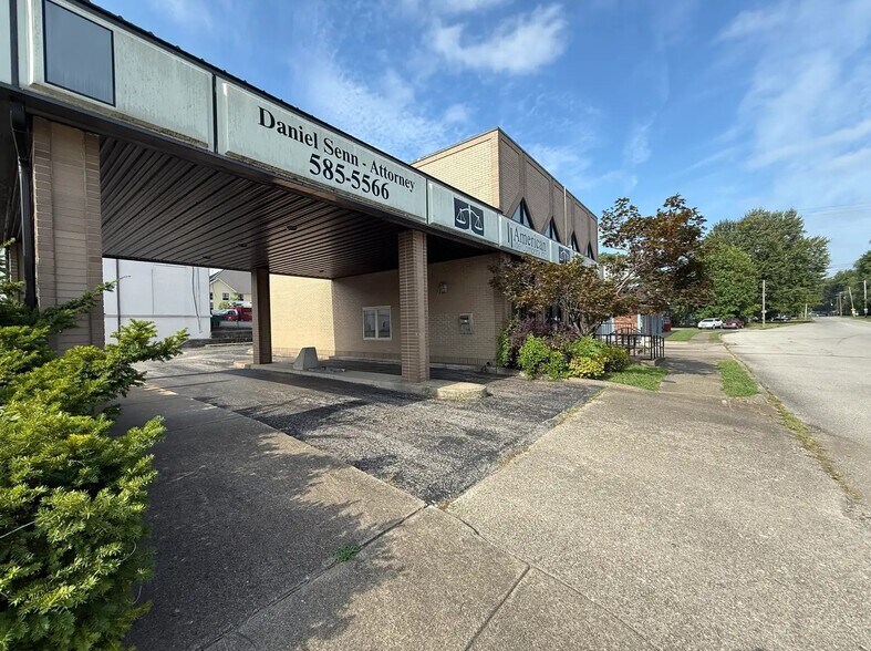 Primary Photo Of 1812 Heaton Rd, Louisville Bank For Sale