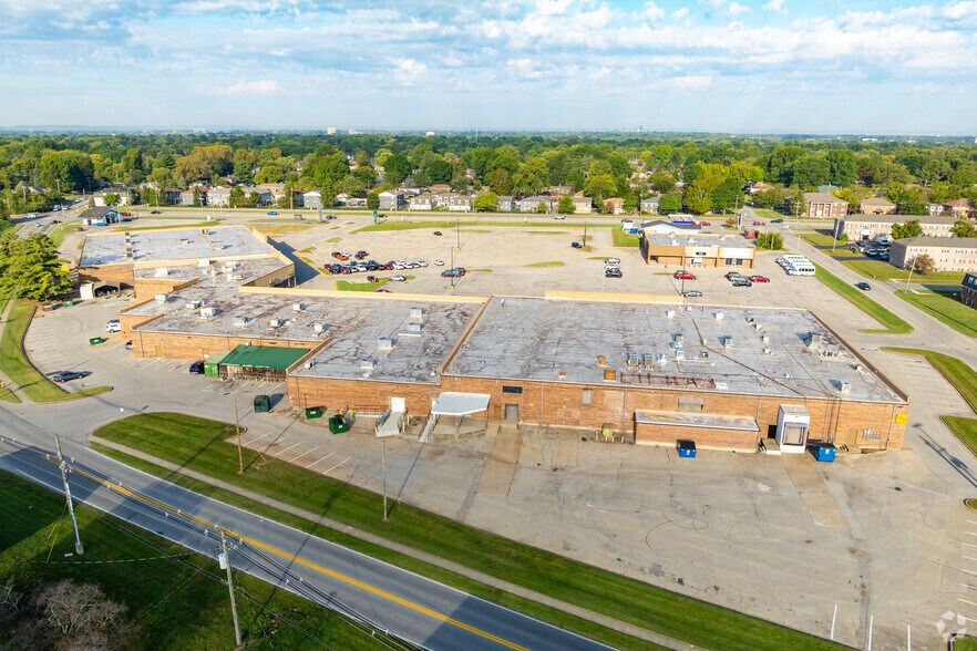 More Photos Of 3411-3441 Breckenridge Ln, Louisville Unknown For Lease