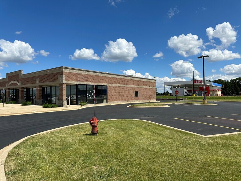 More Photos Of 6500-6572 W Route 34, Plano Unknown For Lease