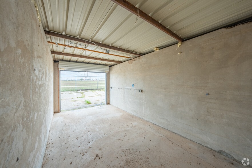 More Photos Of 910 W 29th St, San Angelo Self Storage For Sale