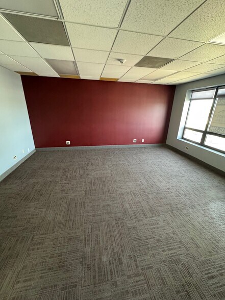 More Photos Of 15 Somerset Pl, Clifton Light Manufacturing For Lease