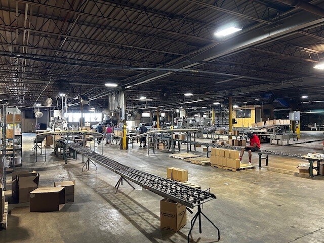 More Photos Of 340 Barfield St, Canton Distribution For Sale