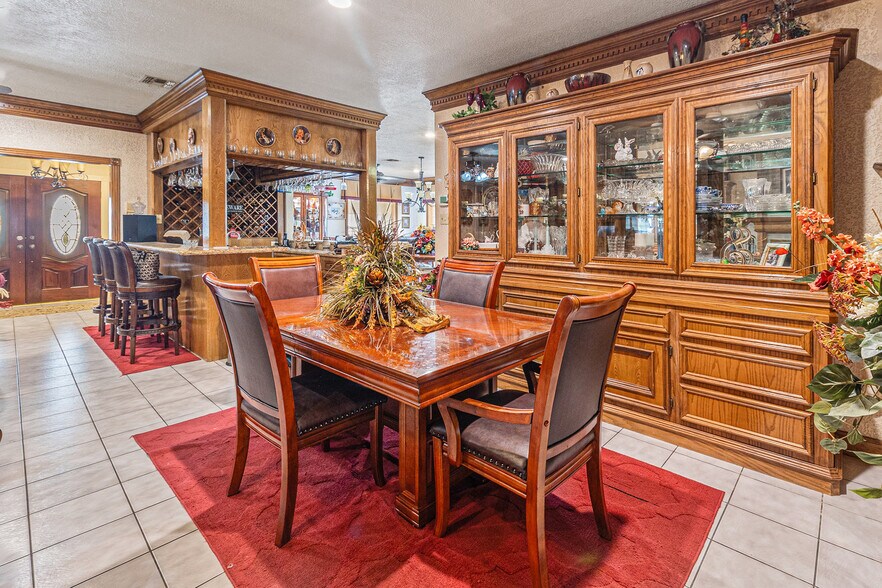 More Photos Of 1454 Oday Rd, Pearland Light Manufacturing For Sale