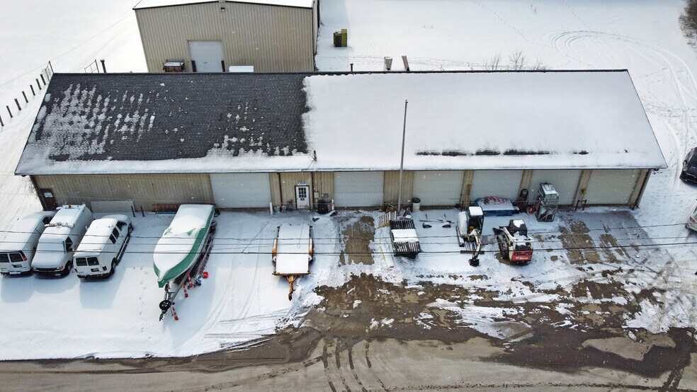 More Photos Of 3000 S 1st St, Clinton Manufacturing For Sale