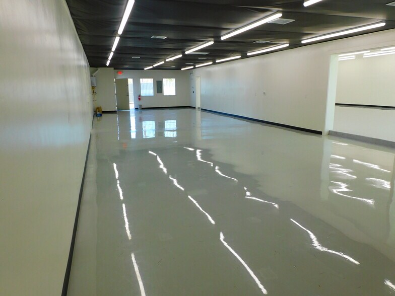 More Photos Of 409-413 N Chester Ave, Bakersfield Auto Repair For Lease
