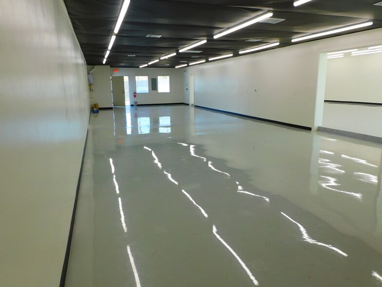 More Photos Of 409-413 N Chester Ave, Bakersfield Auto Repair For Lease