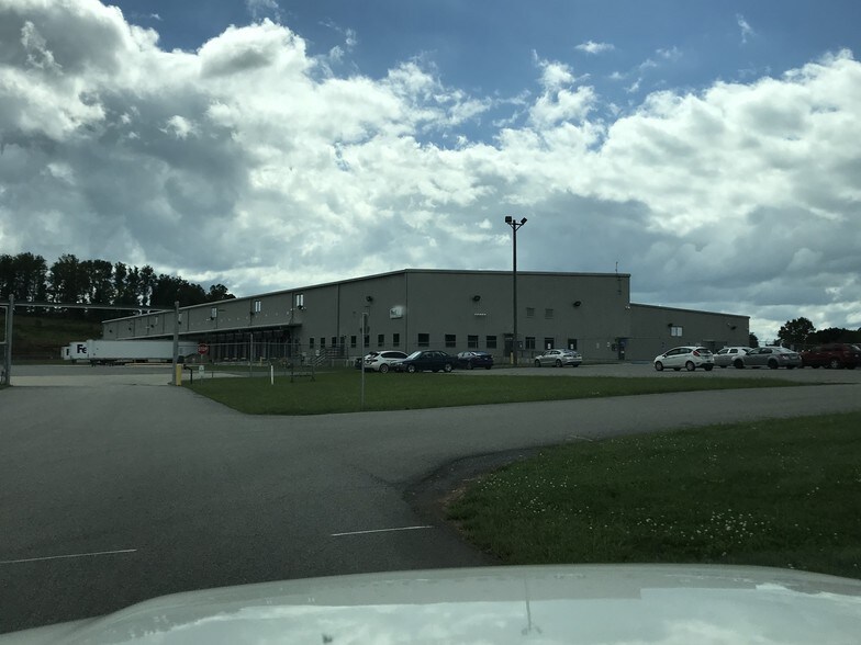 More Photos Of 235 Lawless Rd, Morgantown Warehouse For Lease