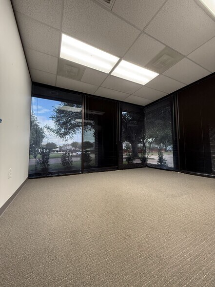 More Photos Of 16203 Park Row, Houston Light Distribution For Lease