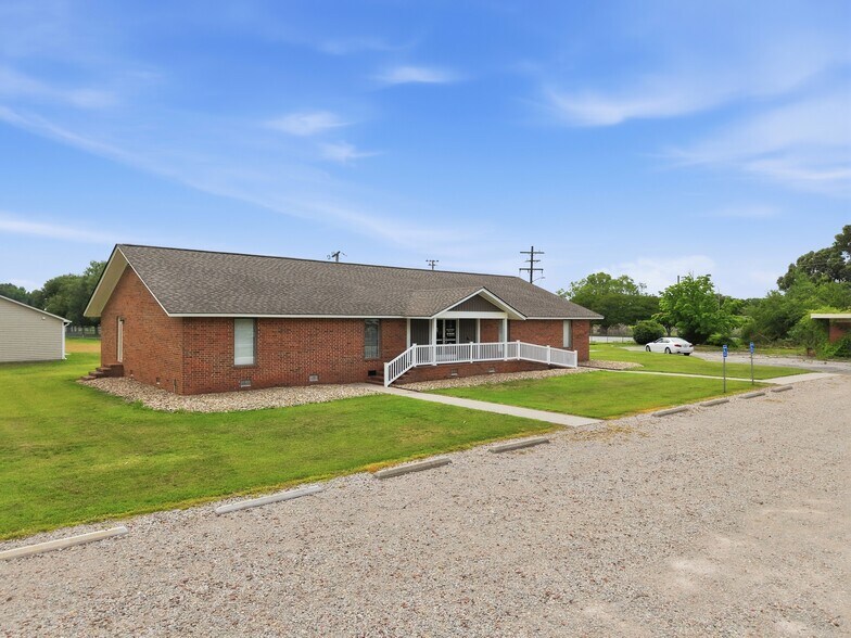 More Photos Of 501 N Main St, Robersonville Office For Sale