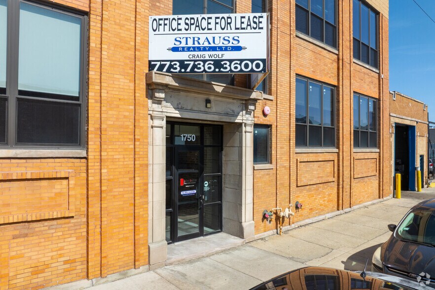 More Photos Of 1750 W Fulton St, Chicago Loft Creative Space For Lease