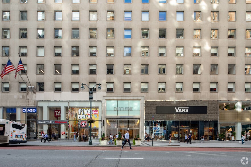 More Photos Of 530 Fifth Ave, New York Office For Lease
