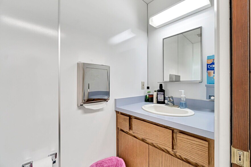 More Photos Of 1260 E Almond Ave, Madera Medical For Sale