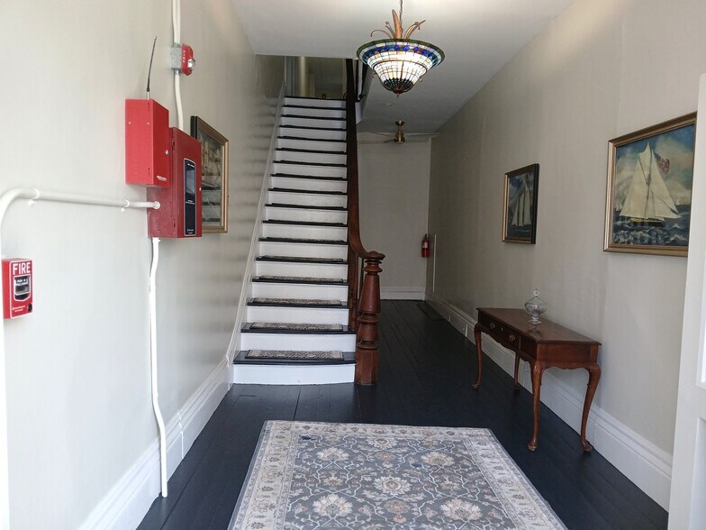 More Photos Of 117 Water St, Stonington Apartments For Sale