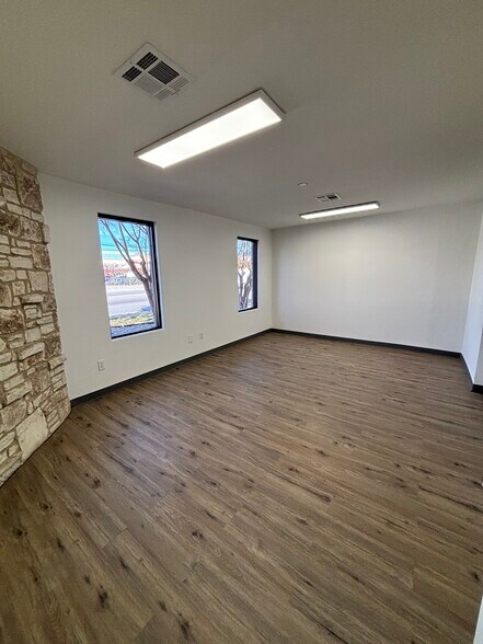 More Photos Of 5260 Rittiman Rd, San Antonio Showroom For Sale