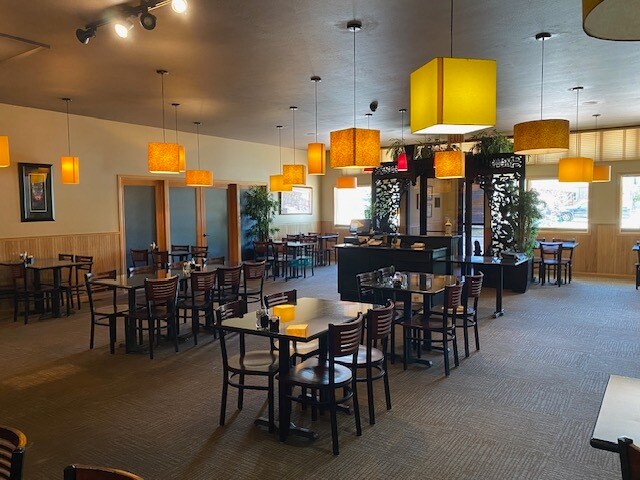 More Photos Of 162 N 6th St, Lander Specialty For Sale