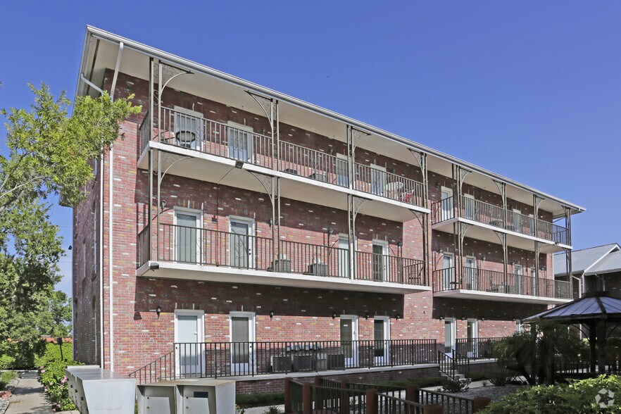 More Photos Of 501 Goodlette Rd N, Naples Unknown For Lease