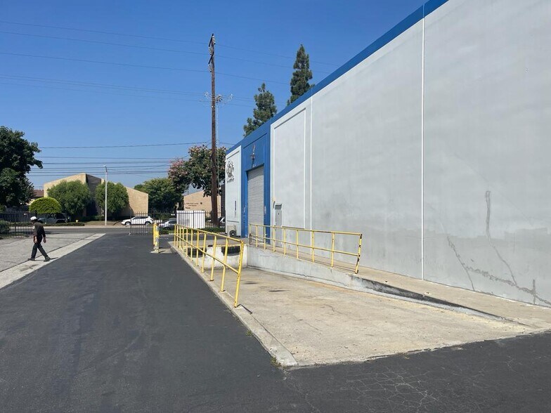More Photos Of 7022-7032 Alondra Blvd, Paramount Warehouse For Lease