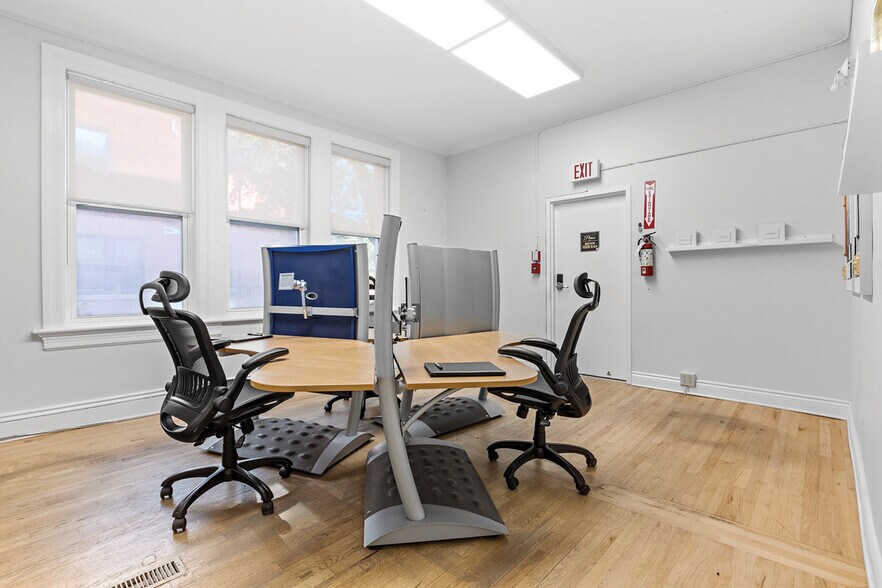 More Photos Of 226 Argyle Ave, Ottawa Office For Sale